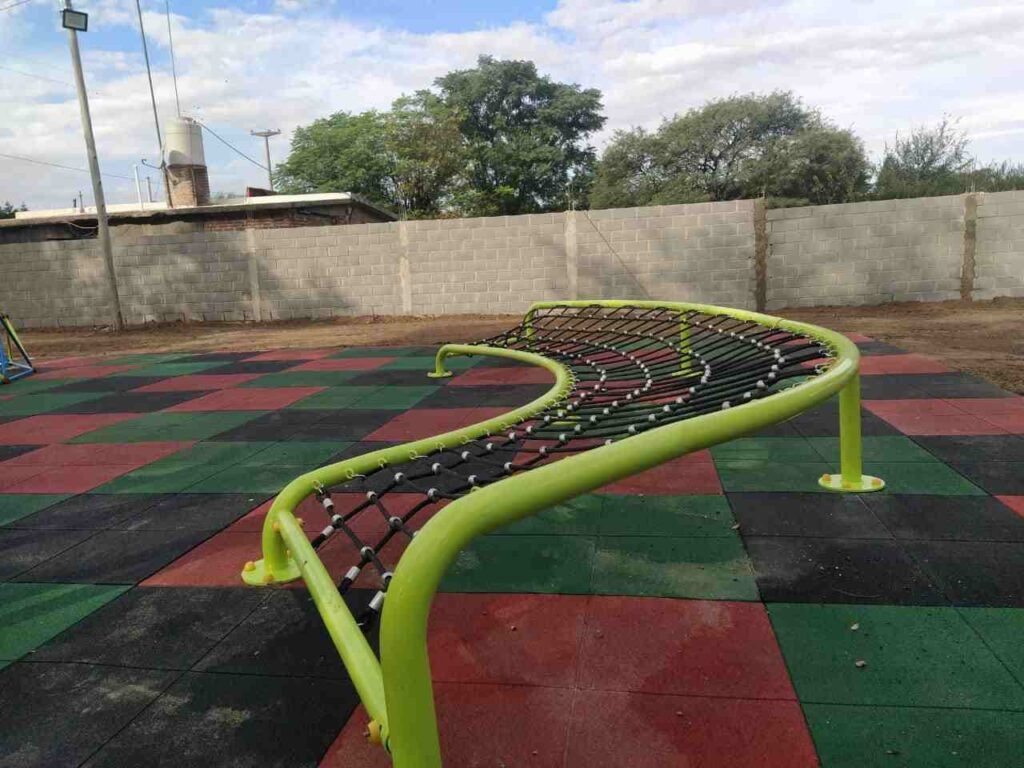 Anisacate inauguró una nueva plaza de juegos infantiles en el Rincón Criollo