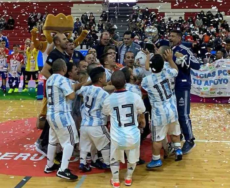 Cervantes y Mulhall Campeones de la Copa América con la Selección Argentina Talla Baja