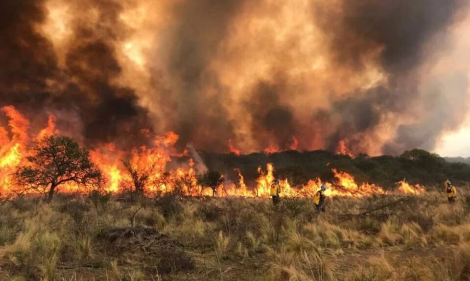 El Gobierno de Córdoba declaró el alerta ambiental por el alto riesgo de incendios