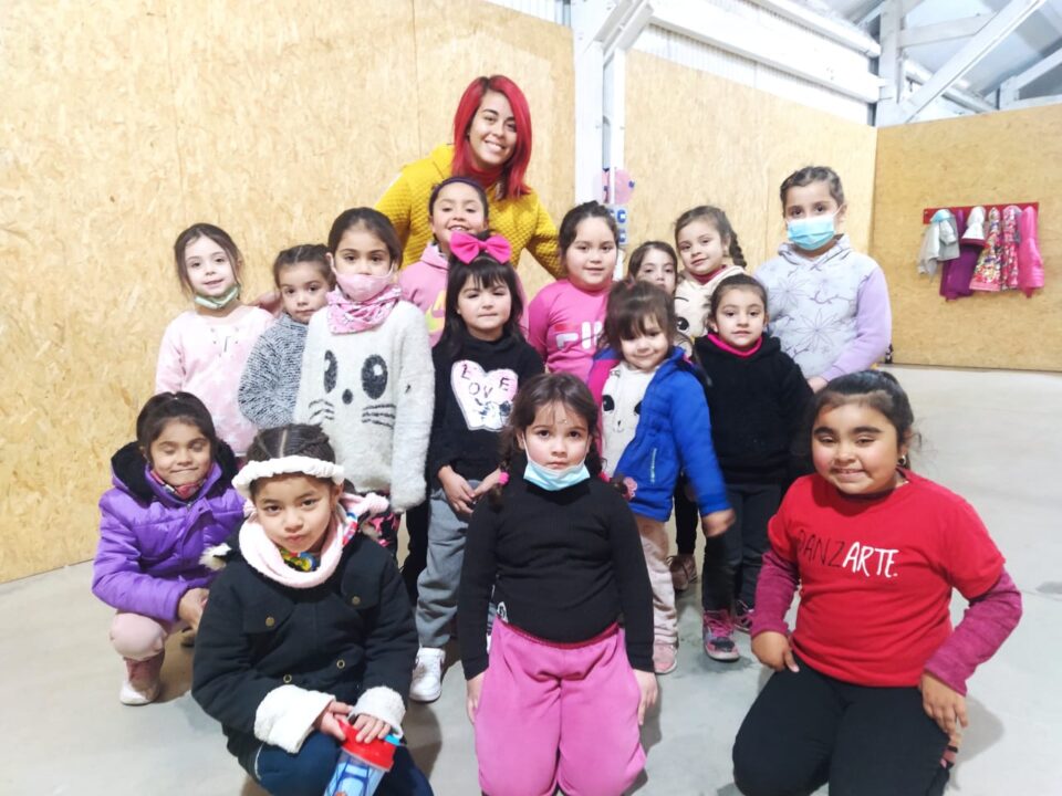 Un grupo de niñas del Galpón Municipal participará de dos competencias en junio