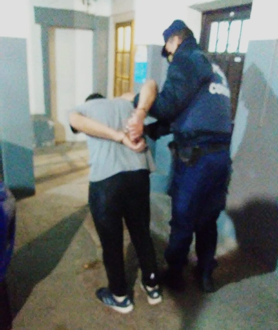 Lo detuvieron por generar disturbios en el boliche e intentó pegarle a la policía