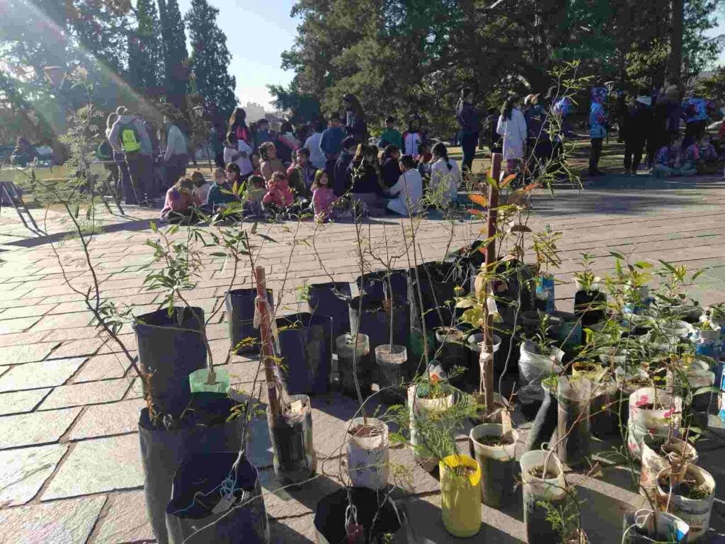 Con una gran actividad, se celebró el "Día Internacional del Ambiente" en Plaza Solares