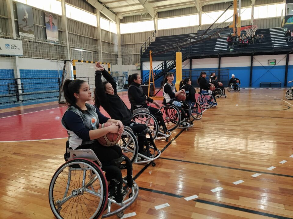 La Selección femenina de básquet adaptado se entrena en la ciudad previo a la Copa América