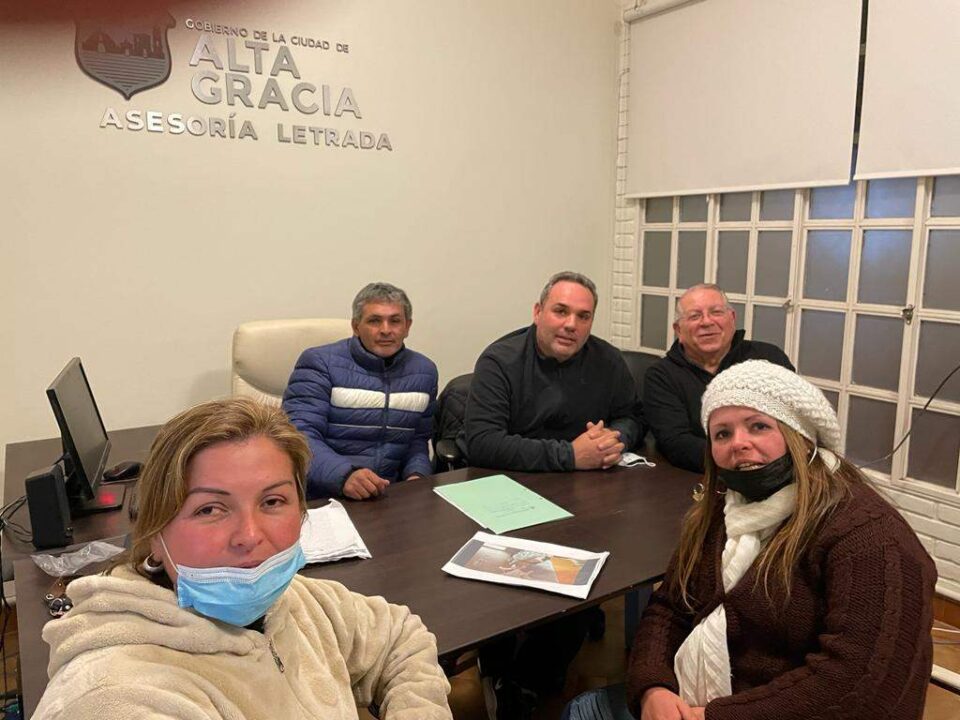 El abuelo víctima de malos tratos está siendo trasladado a la ciudad de Córdoba