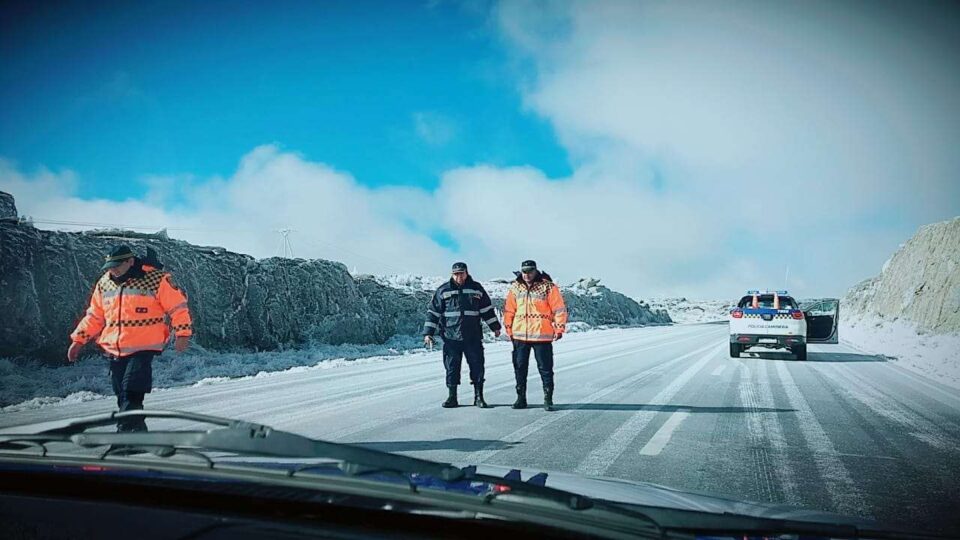 Alerta por frío extremo: Corte total en el Camino a Las Altas Cumbres por hielo en el asfalto