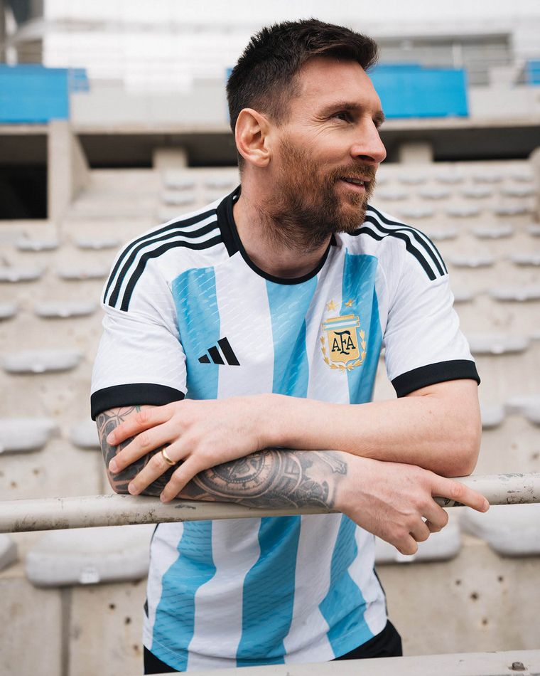 Argentina presentó la camiseta con la que irá por el sueño
