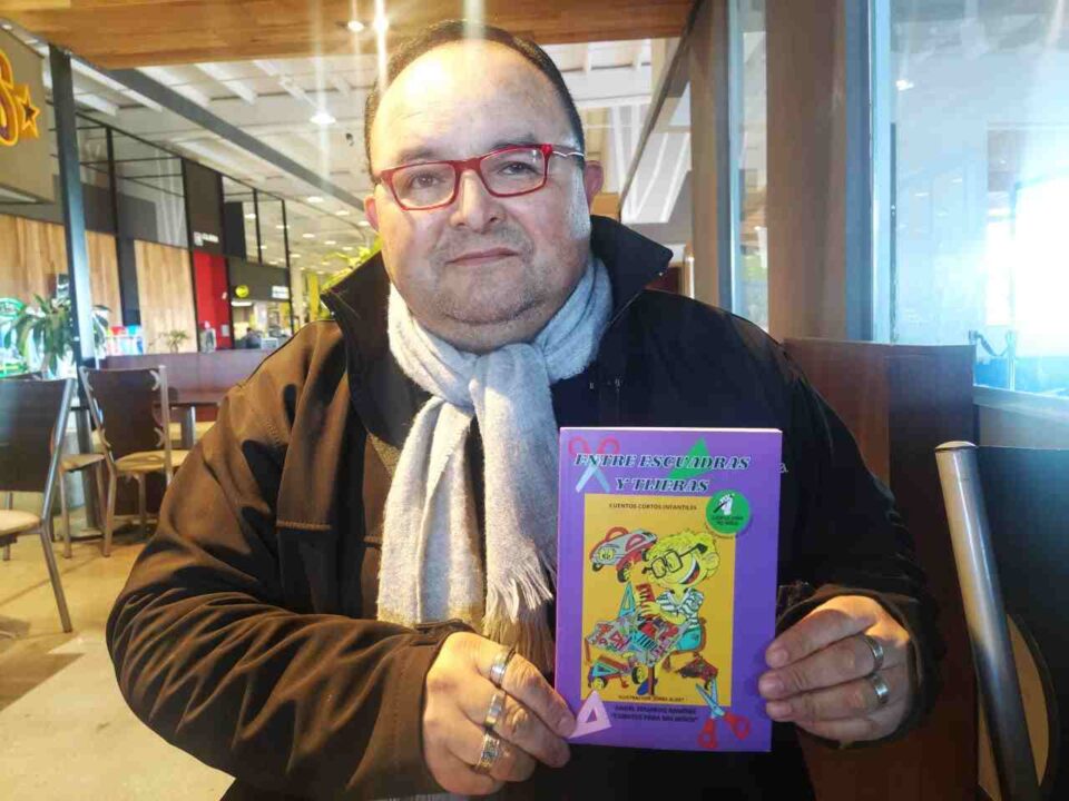 Un café con Jorge Aldet: entre la policía, el deporte y los dibujos