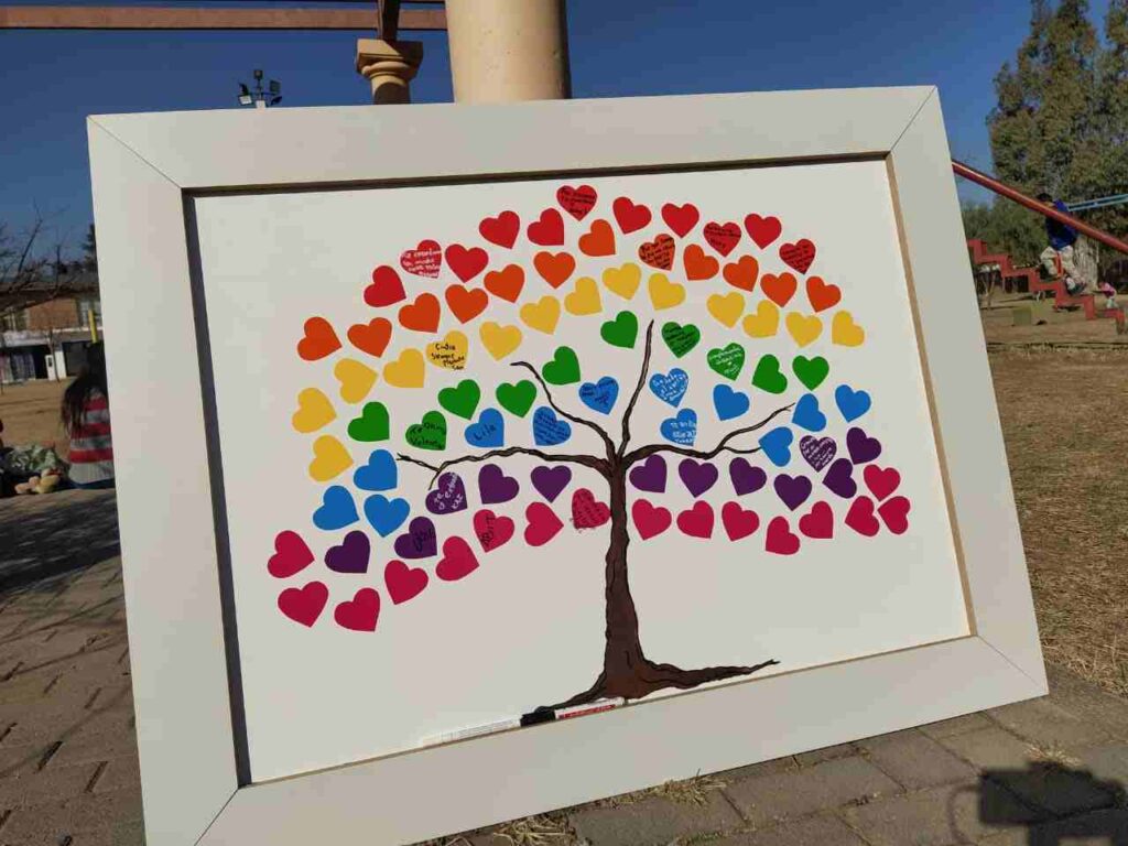 Santa Ana: Vecinos plantaron un árbol en homenaje a Cintia Burgos