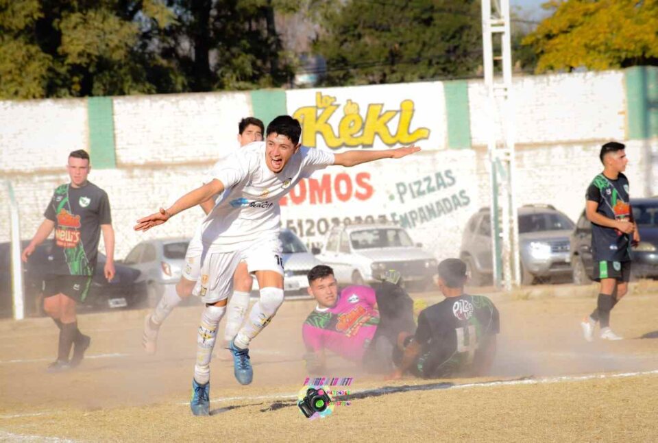 Triunfazo del Depo en cancha de Las Flores