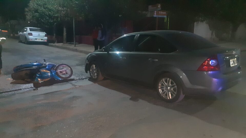 Una motociclista herida tras una fuerte colisión en Malagueño