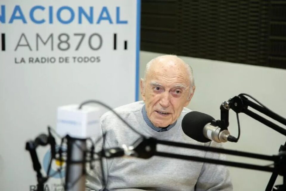 A los 90 años, falleció el locutor de radio y de televisión Cacho Fontana