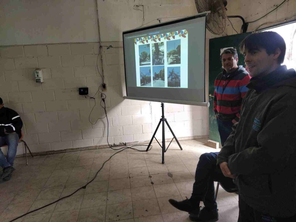 Capacitan a empleados municipales para el trabajo de poda y arbolado urbano