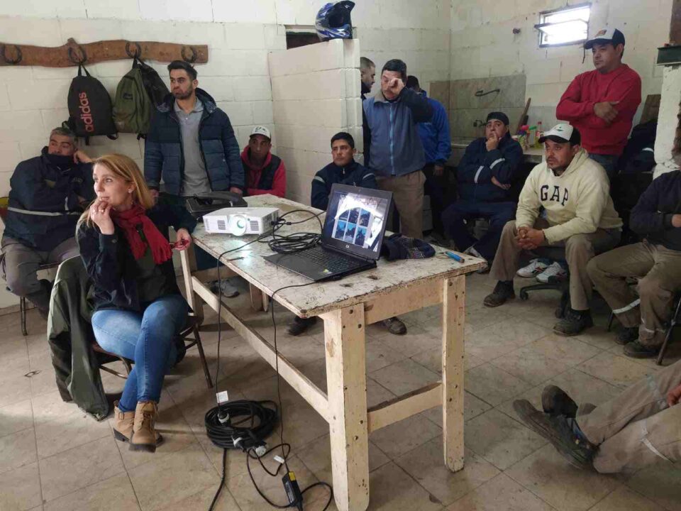 Capacitan a empleados municipales para el trabajo de poda y arbolado urbano