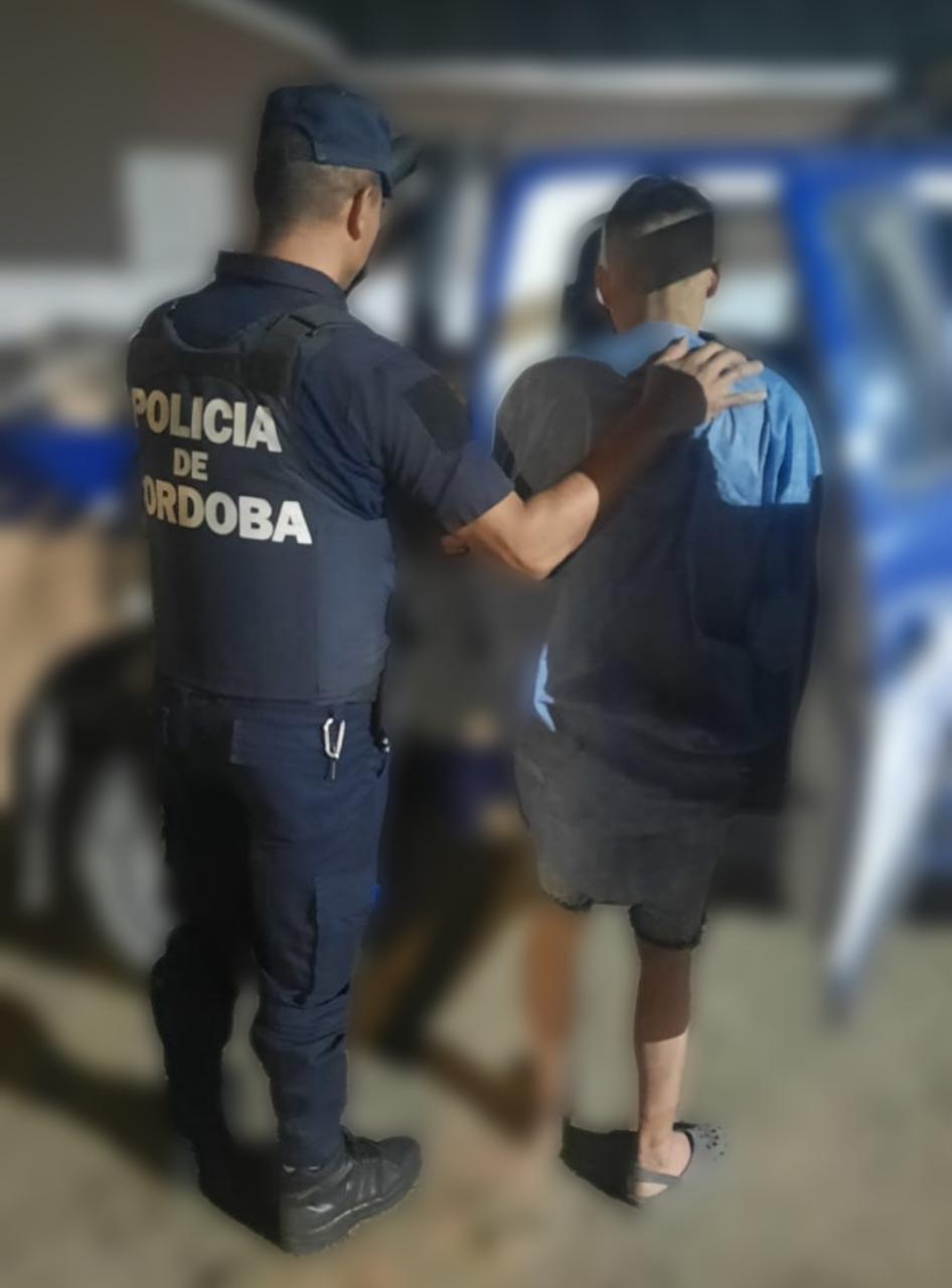 Vio como le robaban sus cosas en una carretilla: dos delincuentes se fugaron