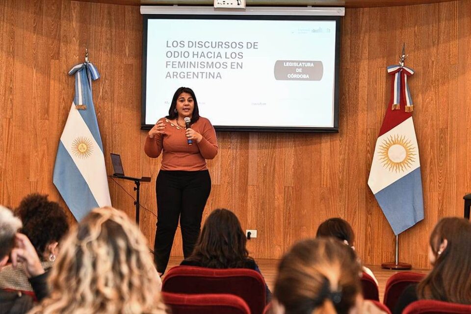 Comenzó el ciclo #Conectadas abordando los discursos de odio contra el feminismo