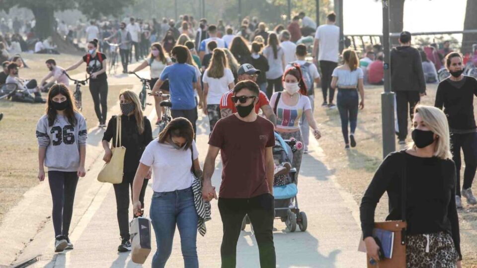 Desde el jueves el barbijo deja de ser obligatorio en lugares cerrados