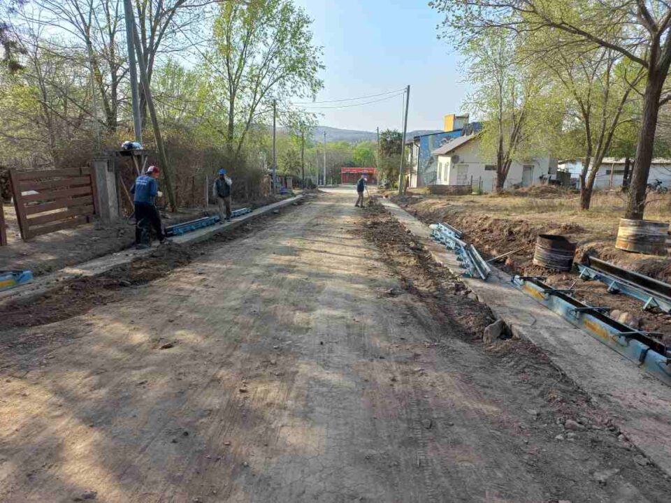 Potrero de Garay continua las obras de cordón cuneta y mejoramiento de calles