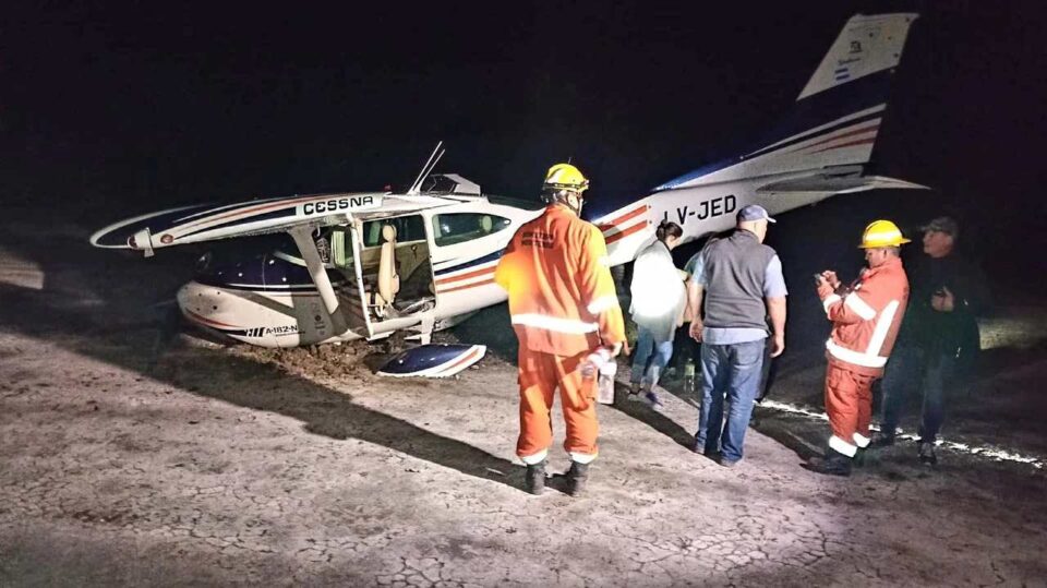 Tres niños y tres adultos salvaron de milagro su vida en accidente con avioneta