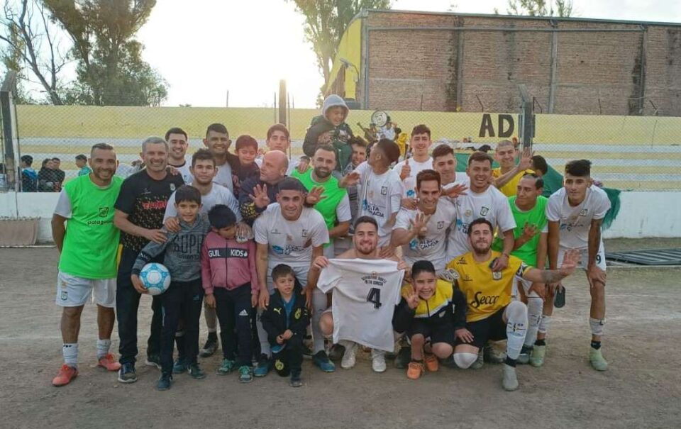 Con una goleada, Deportivo Norte dio cuenta de Las Flores