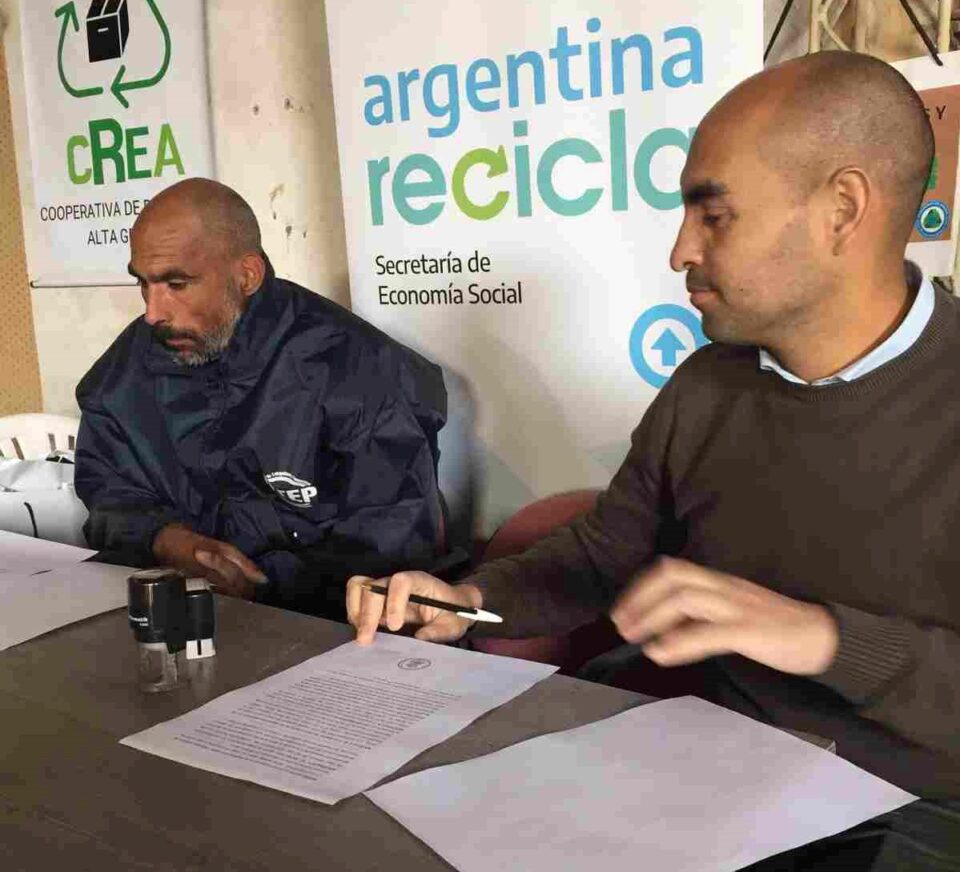 Economía Circular: Anisacate renovó el convenio con la cooperativa CREA