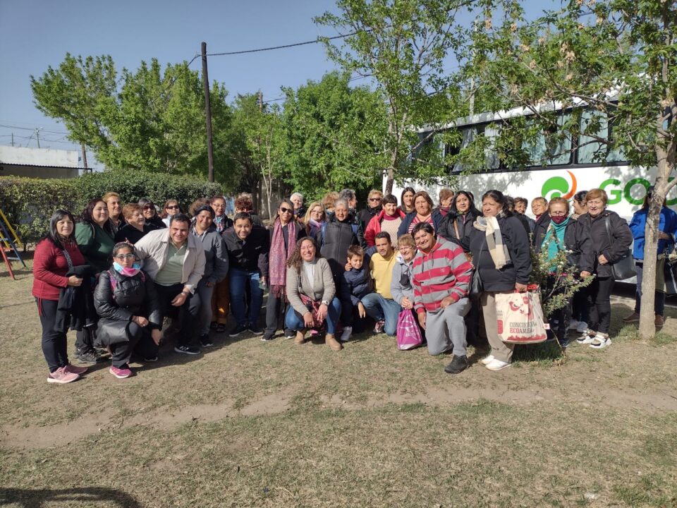 Madres del Barrio Don Bosco celebraron su día con un viaje en el tren de las Sierras a Cosquín
