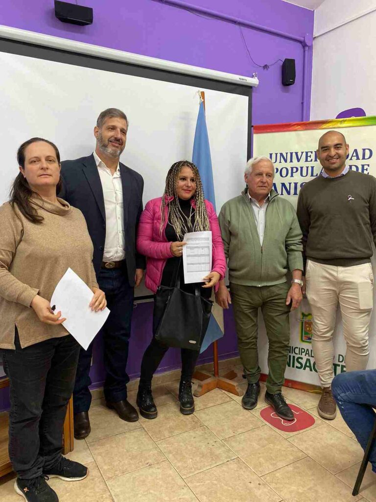 Trabajo regional e inclusivo: Anisacate entregó más becas a emprendedores