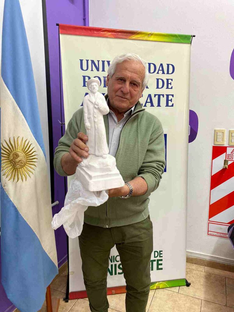 Trabajo regional e inclusivo: Anisacate entregó más becas a emprendedores