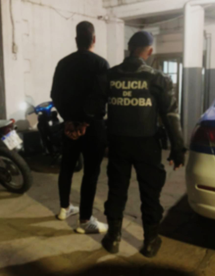Circulaba sospechosamente y los vecinos lo denunciaron: terminó detenido y con el auto secuestrado