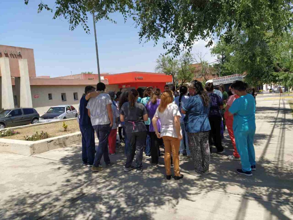 Médicos del Hospital Illia reclaman falta de personal y precarización laboral