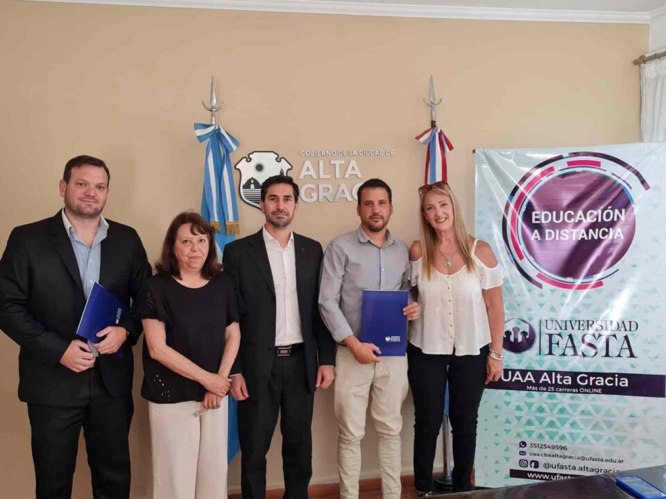 Se firmó un convenio de formación profesional para municipales y estudiantes de turismo