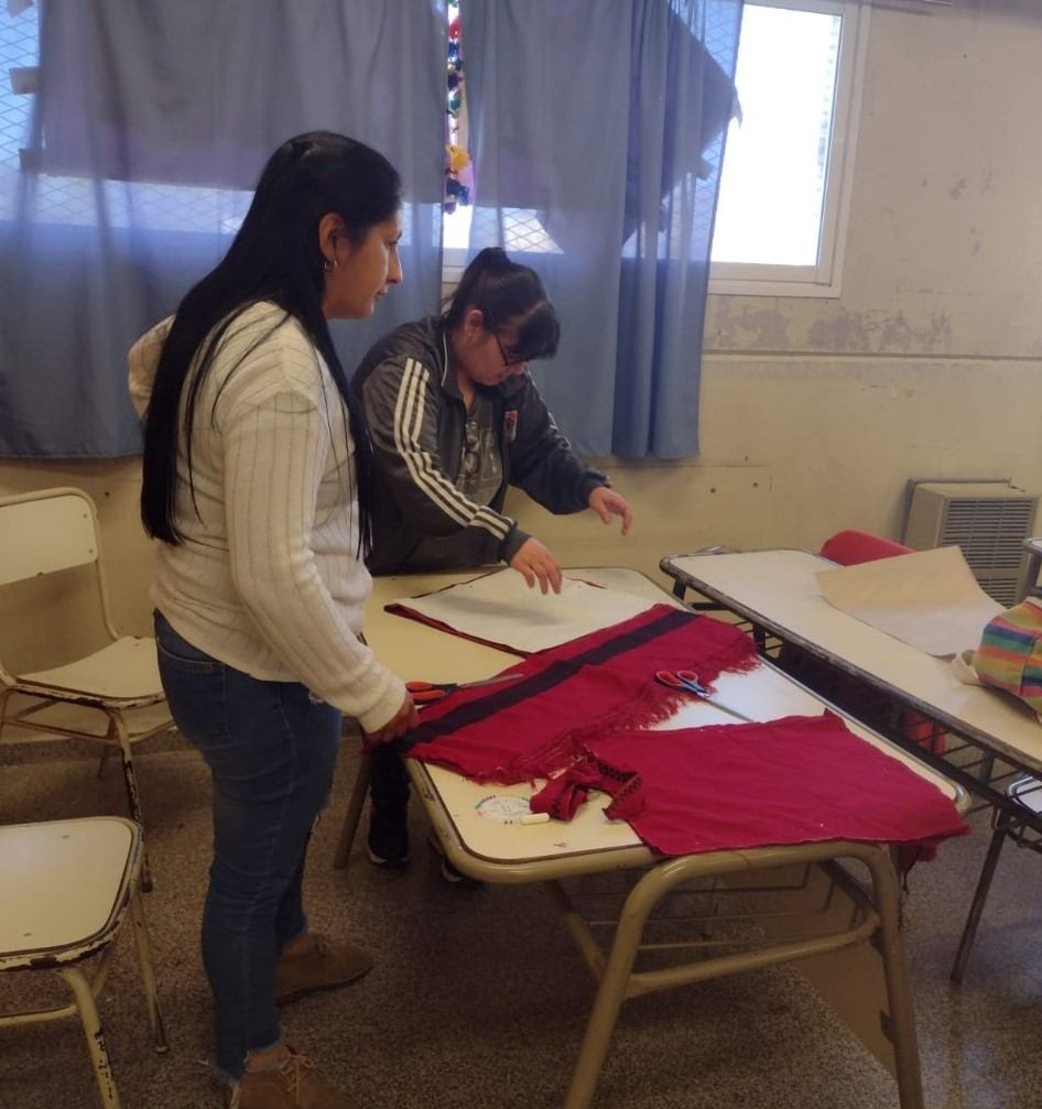 Implementan proyecto textil para cambiarle la vida a mamás emprendedoras