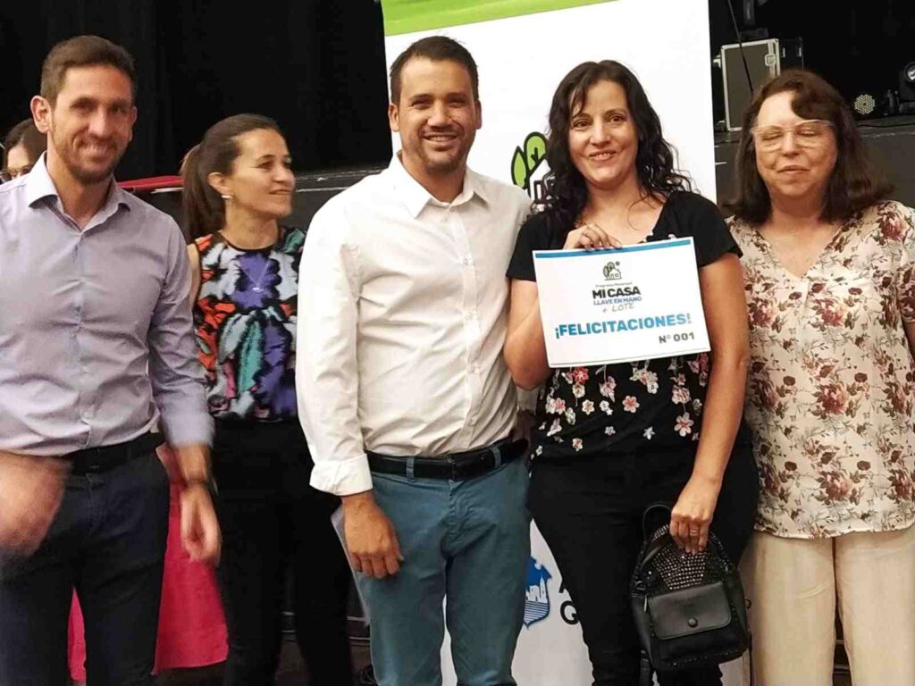 Veinte nuevas familias tendrán su casa y lote en Alta Gracia