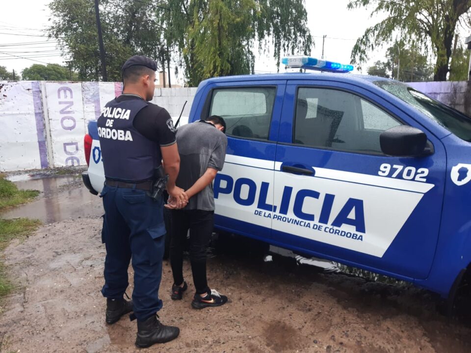 Malagueño: amenazó a su madre con un cuchillo y huyó