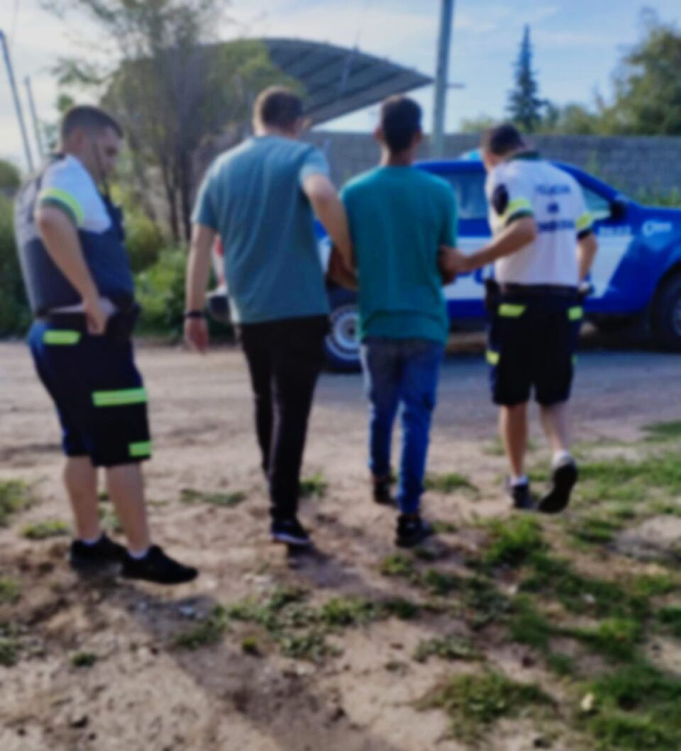 Detuvieron por intento de homicidio a un hombre en un allanamiento en Barrio Parque San Juan