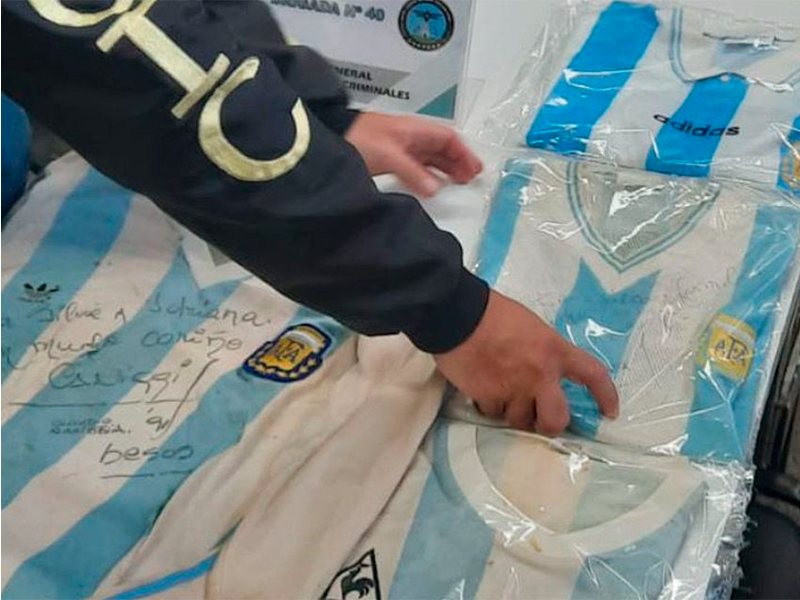 Hallaron en Córdoba las remeras originales robadas a Caniggia