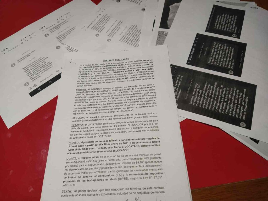 Afirma que su medio hermano le usurpó la casa