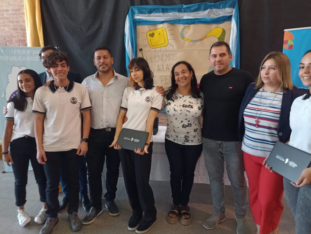 Entregaron 150 nuevas computadoras a cuatro IPEM