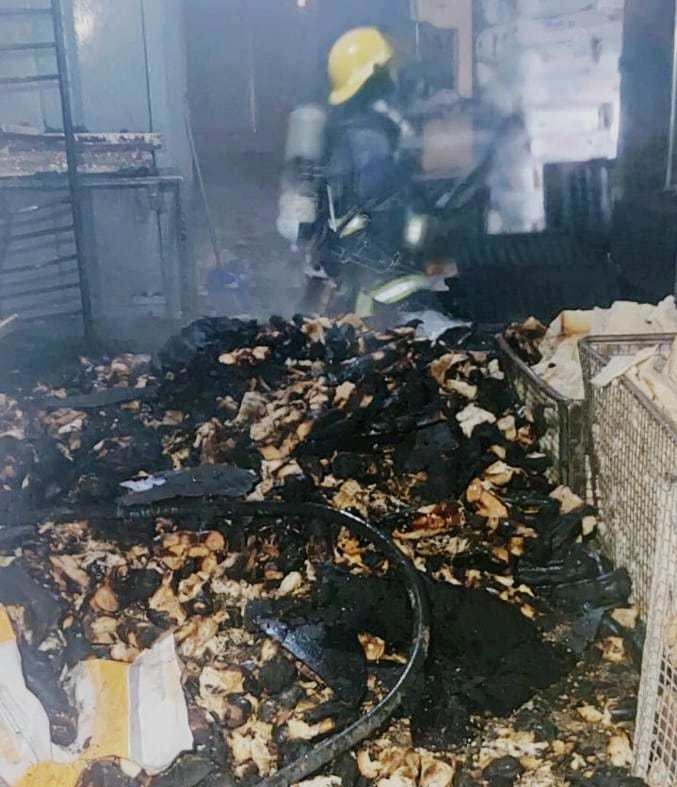 Se prendió fuego un sector de hornos de Panadería La Merced
