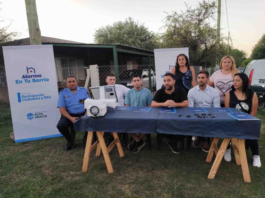 Lanzan el programa "Alarma en Tu Barrio" en La Perla