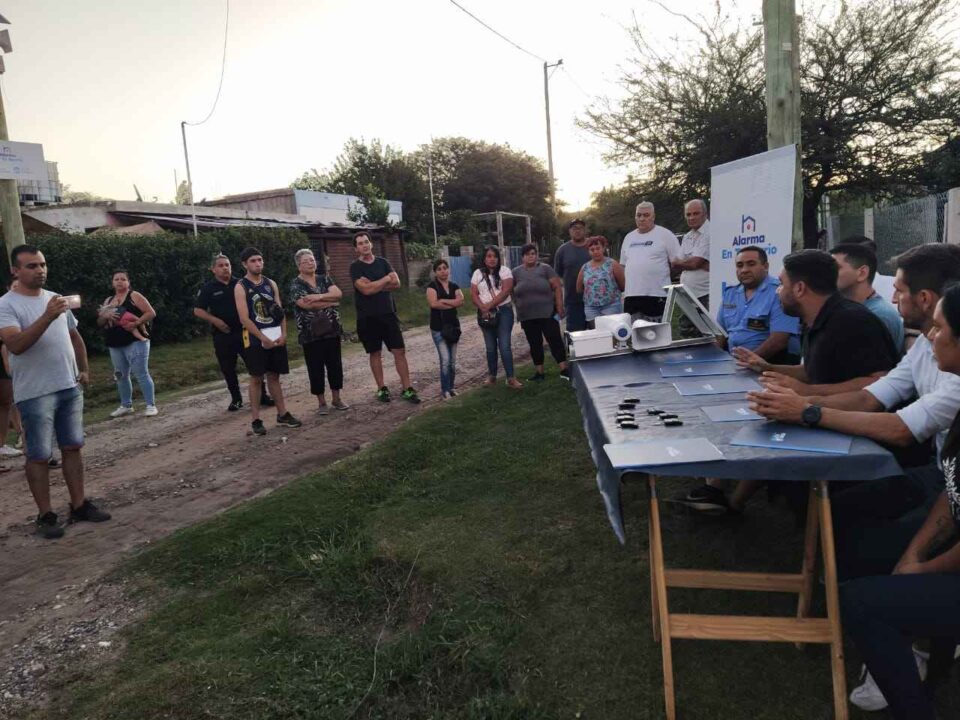 Lanzan el programa "Alarma en Tu Barrio" en La Perla