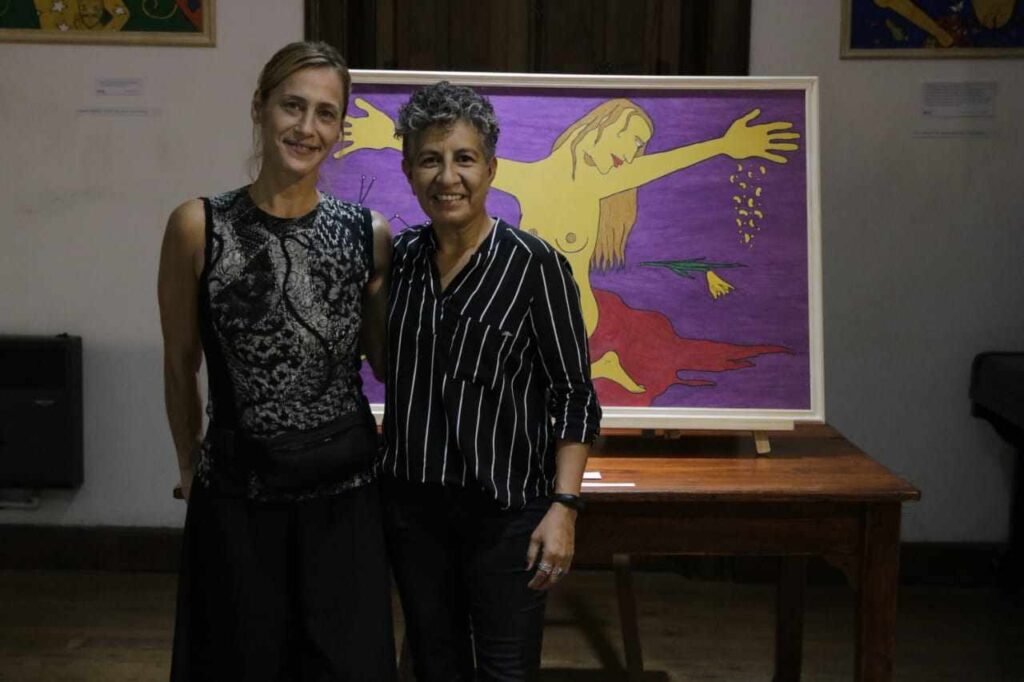 Abrió la muestra de arte "Locas" en la Casa de la Cultura