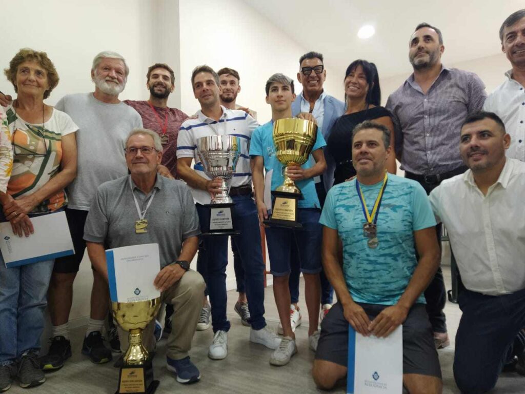 Beneplácito para los campeones de la Maratón Acuática Natura Sport