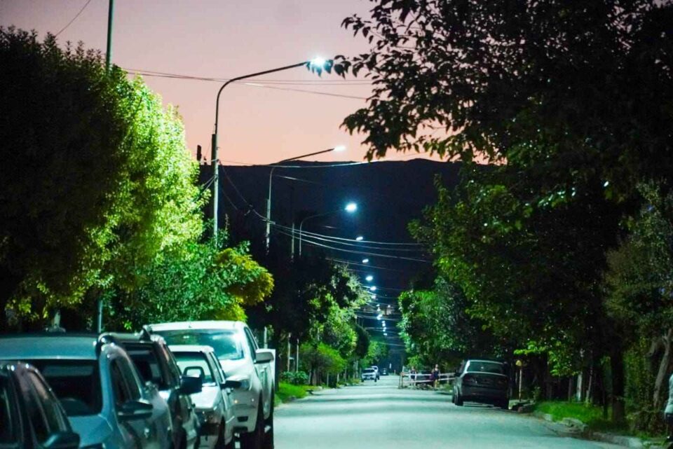 Desde este viernes Parque San Juan y Lalahenes quedarán 100% iluminados con LED