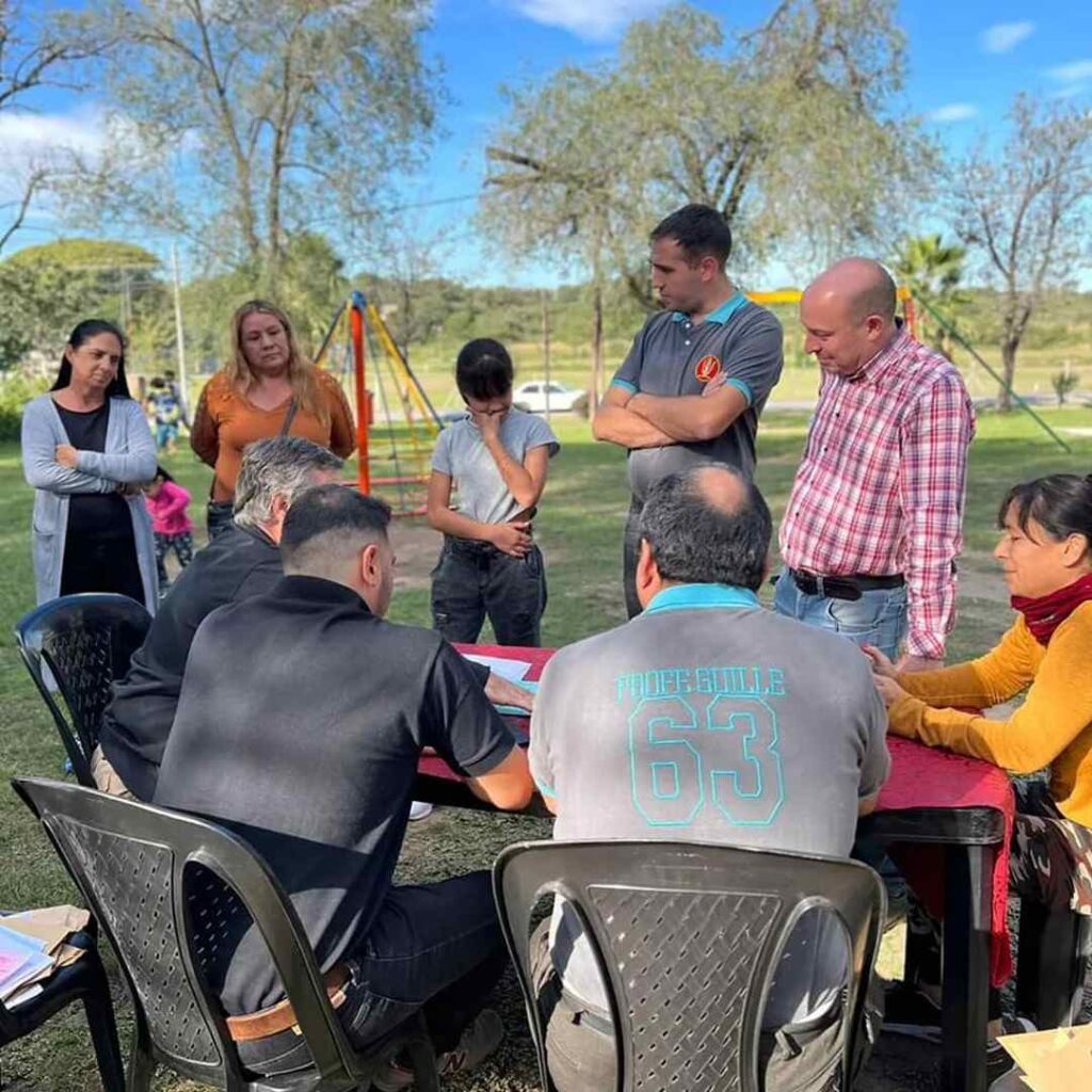 Villa Oviedo ya tiene su propia bandera que identificará al barrio