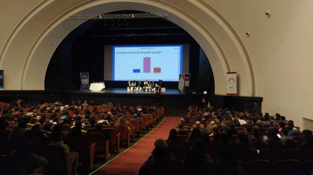 Comenzó la Jornada sobre Prevención y Asistencia de Adicciones en el Cine Monumental