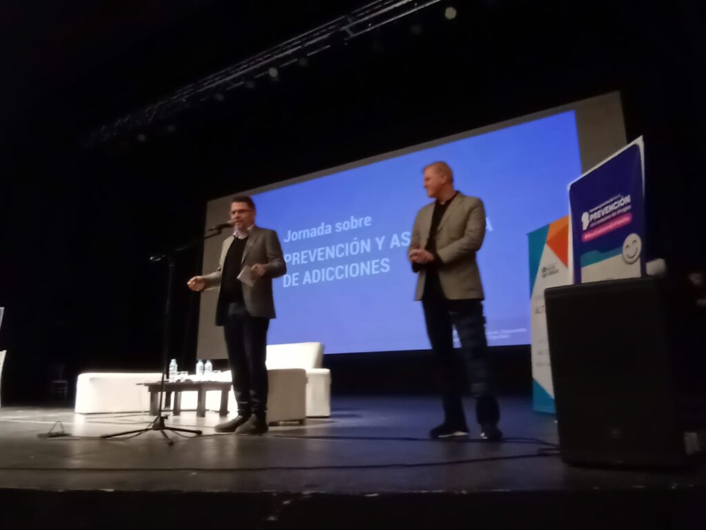 Comenzó la Jornada sobre Prevención y Asistencia de Adicciones en el Cine Monumental