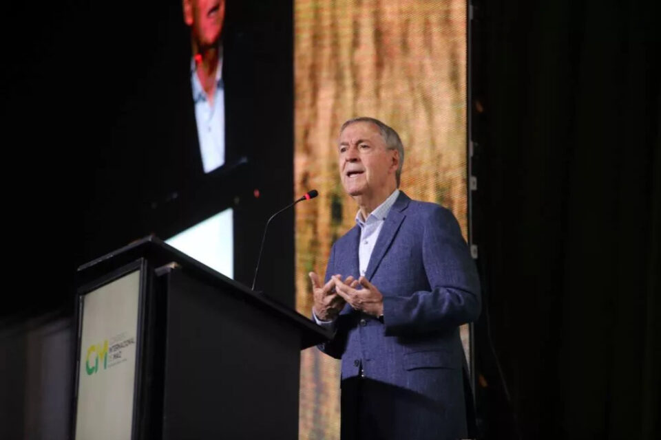 Schiaretti anunció una asistencia de 200 mil pesos para los Centros Vecinales