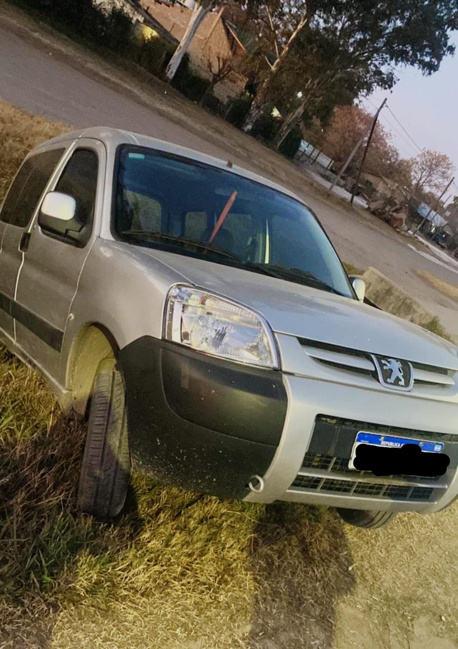 Otro accidente en Ruta 5: un automóvil perdió el control y despistó