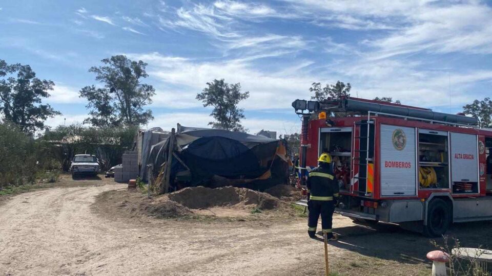 Villa del Prado: Un incendio dejó daños materiales en una vivienda