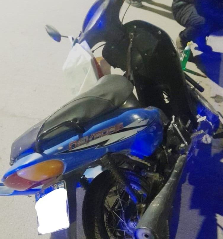 Chocó a una motociclista, se fugó y lo encontraron